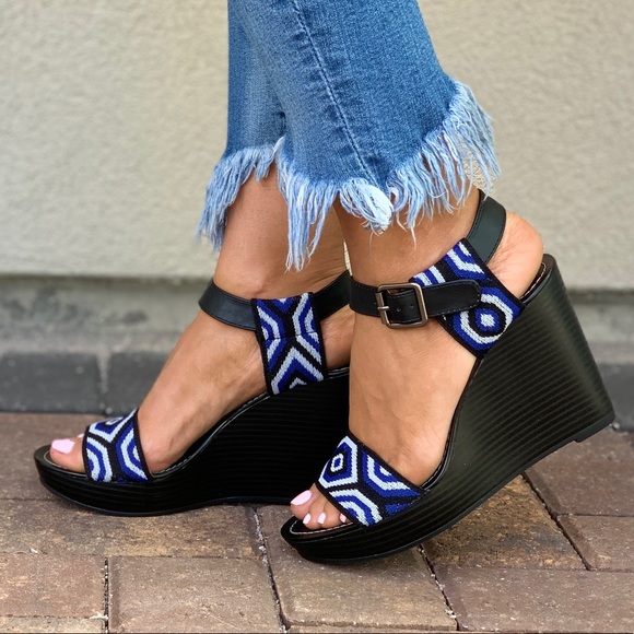 Aztec Pattern Ankle Strap Platform Wedge Sandal - Picture 2 of 7